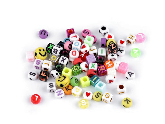 Attēls ar Plastmasas pērlīšu miks – burti, sirsniņas un smaidiņi | 6–10 mm – pieejams Šarlotes audumi