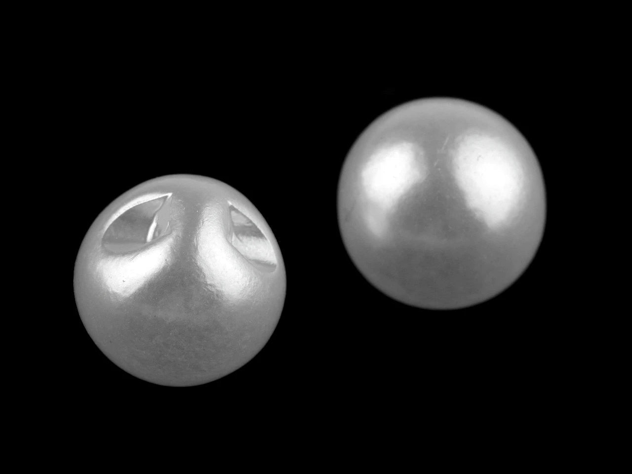 Attēls ar Plastmasas pogas, pērlīte Ø8 mm| dažadu toņu – pieejams Šarlotes audumi