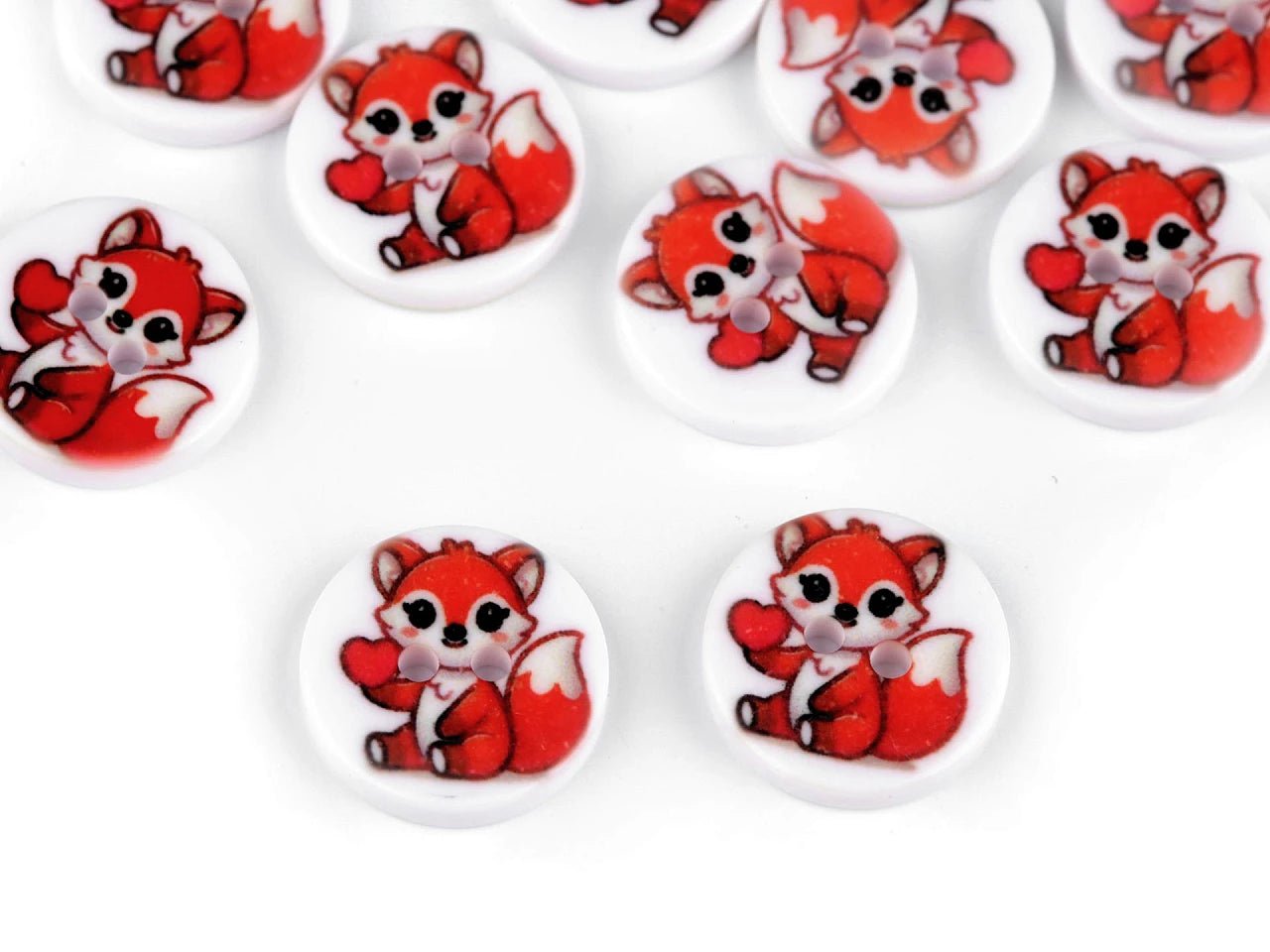 Attēls ar Pogas ar zīmējumiem Ø 15,5 mm – pieejams Šarlotes audumi