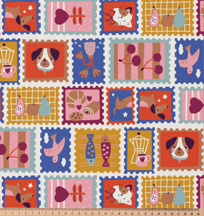 Bild mit Premium-Stoff aus 100 % Baumwolle – Retro-Briefmarken, online erhältlich bei Šarlotes audumi