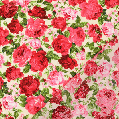 Bild mit Premium-100-%-Baumwollstoff – Rosen, online erhältlich bei Šarlotes audumi
