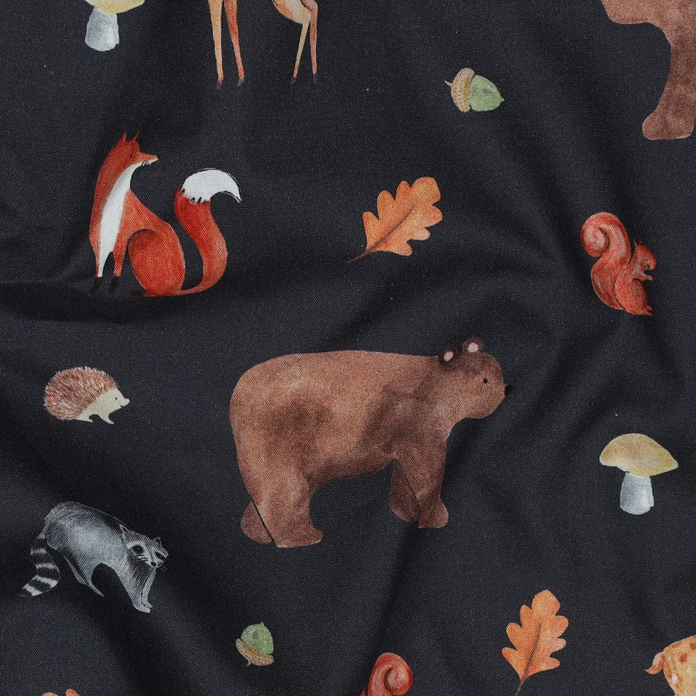 Bild mit Premium-Stoff aus 100% Baumwolle, Herbstmotiv auf Dunkelblau – online erhältlich bei Šarlotes audumi