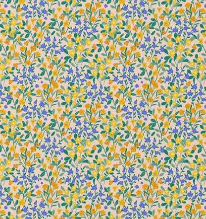 Image d'un tissu Premium 100 % coton - délicate prairie fleurie 115 g/m² – disponible chez Šarlotes audumi