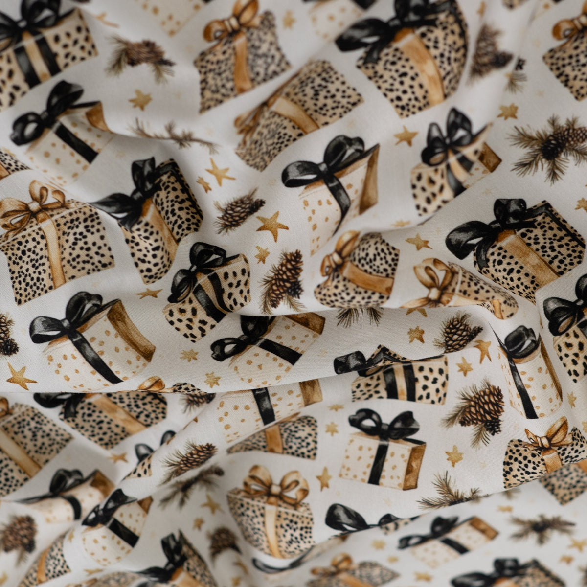 Bild mit Premium-Stoff aus 100 % Baumwolle – Weihnachts-Leoparden-Geschenke – online erhältlich bei Šarlotes audumi