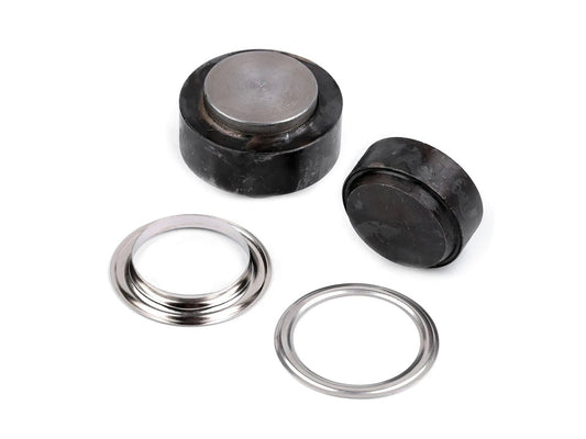 Attēls ar Preses uzgalis actiņām, luversiem Ø35 mm – pieejams Šarlotes audumi