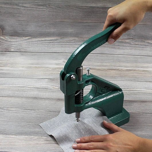 Attēls ar Preses uzgalis actiņām, luversiem Ø6; 7; 8; 10 mm (Copy) – pieejams Šarlotes audumi