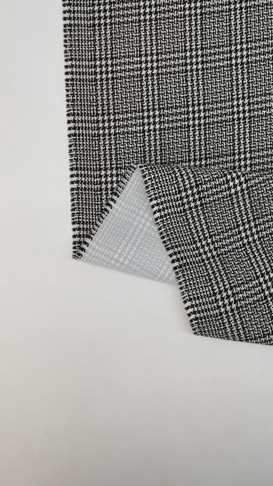Wool tweed-black and white 480 g/m²