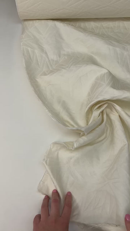 Jacquard de soie, teinte beurre 205 g/m²
