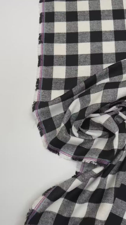 Flanelle italienne à carreaux noir et blanc 165 g/m2