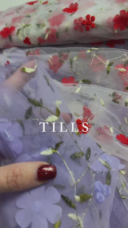 Bestickter Tüllstoff mit Blumen-rot 70 g/m²