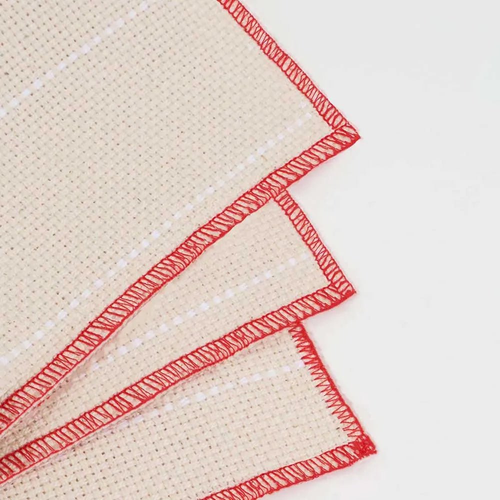 Bild mit Punch-Needle-Stoff Monk’s Cloth – 63x91cm – online erhältlich bei Šarlotes audumi