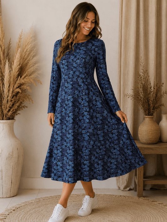 Bild mit Punto di Roma-Strickstoff – elegantes blaues Muster, online erhältlich bei Šarlotes audumi