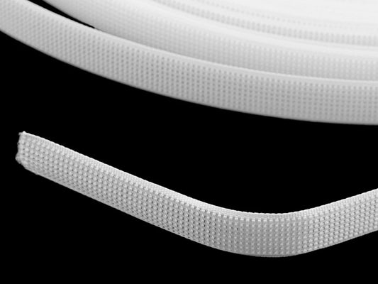 Bild mit Rigilene-Polyester-Korsettstäbchen – nähbares Korsettband, 8 mm – weiß – online erhältlich bei Šarlotes audumi