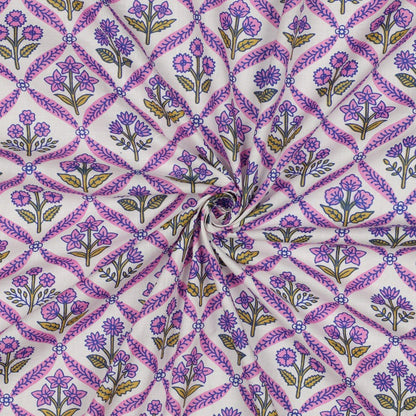 Tissu imprimé à la main 100 % coton - motif lilas 110 g/m² – disponible chez Šarlotes audumi