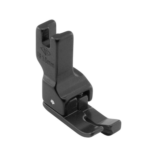 Attēls ar Rūpniecisko šujmašīnu pēdiņa - kompensējošā labā, 1,0 mm ar PTFE pārklājumu – pieejams Šarlotes audumi