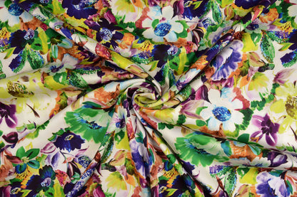 Satin avec élasthanne - fleurs de jardin anglaises 80 g/m²