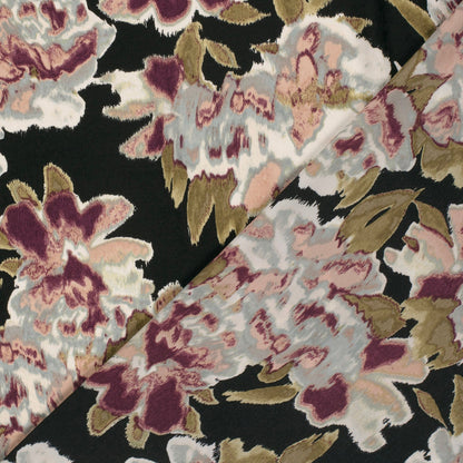 Image de satin à fleurs 110 g/m² – disponible chez Šarlotes audumi