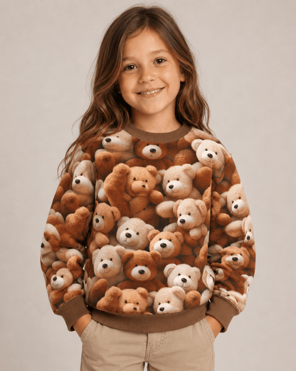 Bild mit wärmender Strickware, Alpenfleece-Stoff mit Bärchen – online erhältlich bei Šarlotes audumi