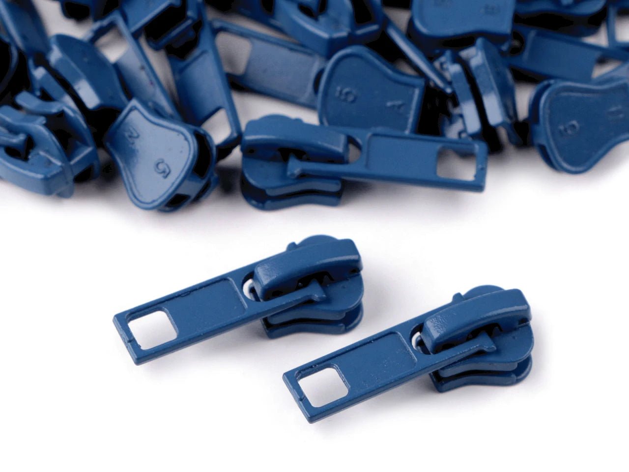 Attēls ar Slīdnis, kuģītis plastmasas rāvējslēdzējam Nr.5|dažādu toņu – pieejams Šarlotes audumi