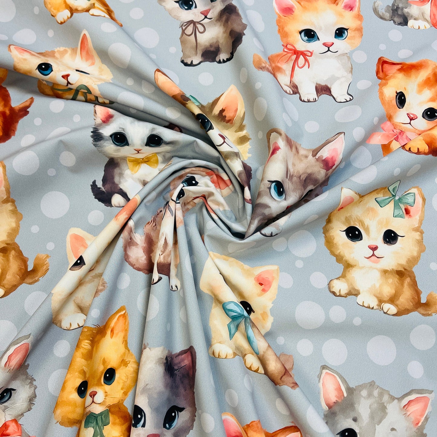 Attēls ar Softshell audums - kaķi 300 g/m² – pieejams Šarlotes audumi