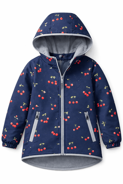 Image avec tissu softshell - cerises sur fond bleu foncé 300 g/m² – disponible chez Šarlotes audumi