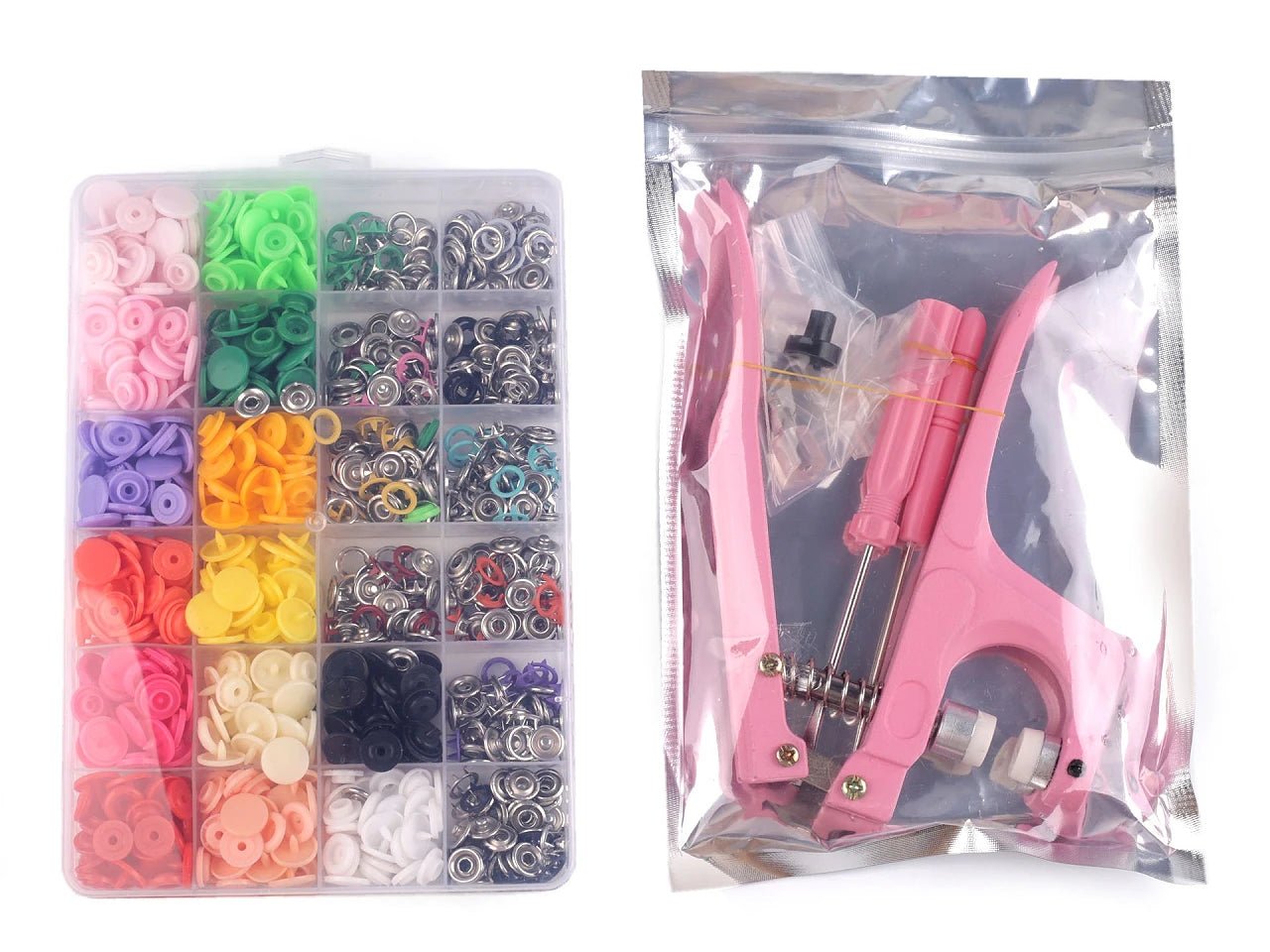Image du kit de boutons-pression avec pince – kit de démarrage complet pour la couture – disponible chez Šarlotes audumi