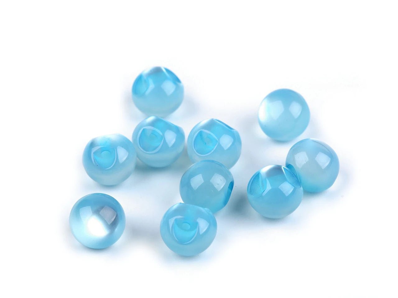 Image de boutons perlés à coudre / « œil de chat » Ø10 mm – disponibles chez Šarlotes audumi