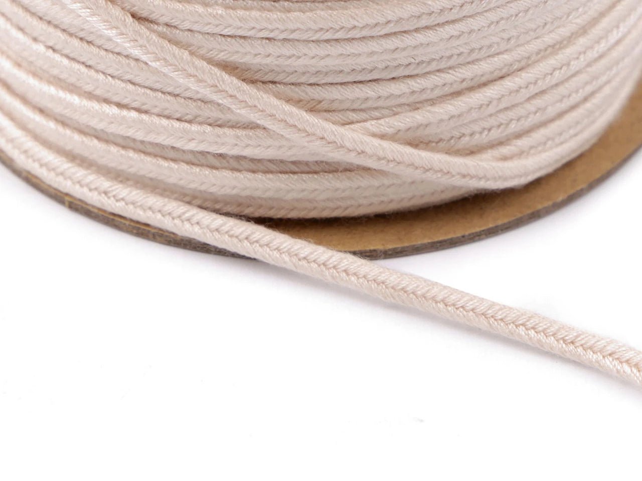 Attēls ar Sutaža Ø3, 25m|dažādu toņu – pieejams Šarlotes audumi