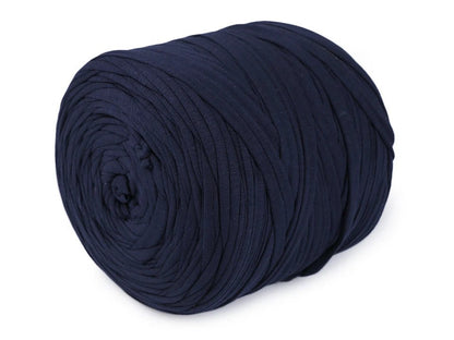 Image avec T-shirt | Fil spaghetti - 700g / 120m – disponible chez Šarlotes audumi