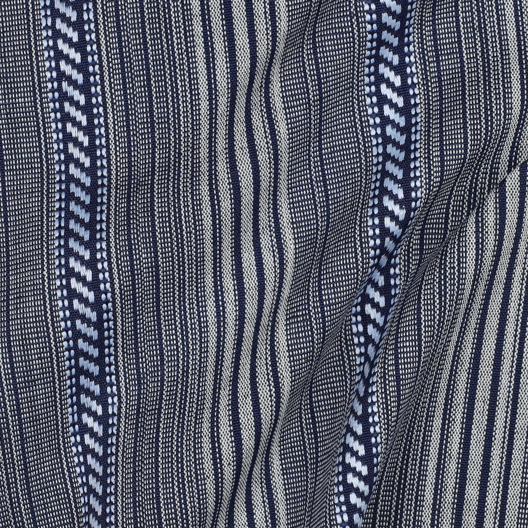 Attēls ar Tautiska raksta audums - tumši zilie toņi 200 g/m² – pieejams Šarlotes audumi