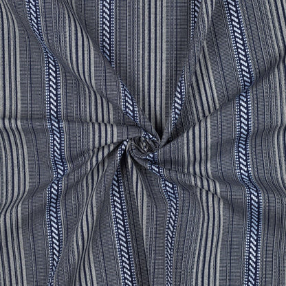 Image d’un tissu à motif traditionnel - tons bleu foncé 200 g/m² – disponible chez Šarlotes audumi