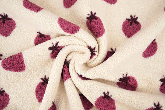 Bild mit Teddy-Fleece-Erdbeeren – online erhältlich bei Šarlotes audumi