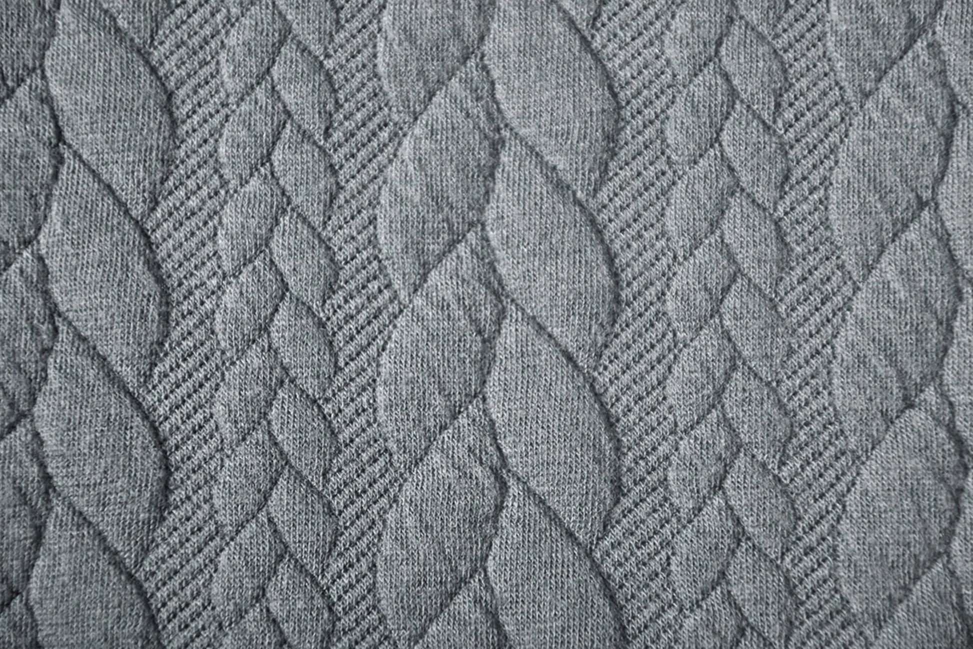 Attēls ar Trikotāžas audums ar adījuma rakstu - pelēkas pīnes 340 g/m² – pieejams Šarlotes audumi