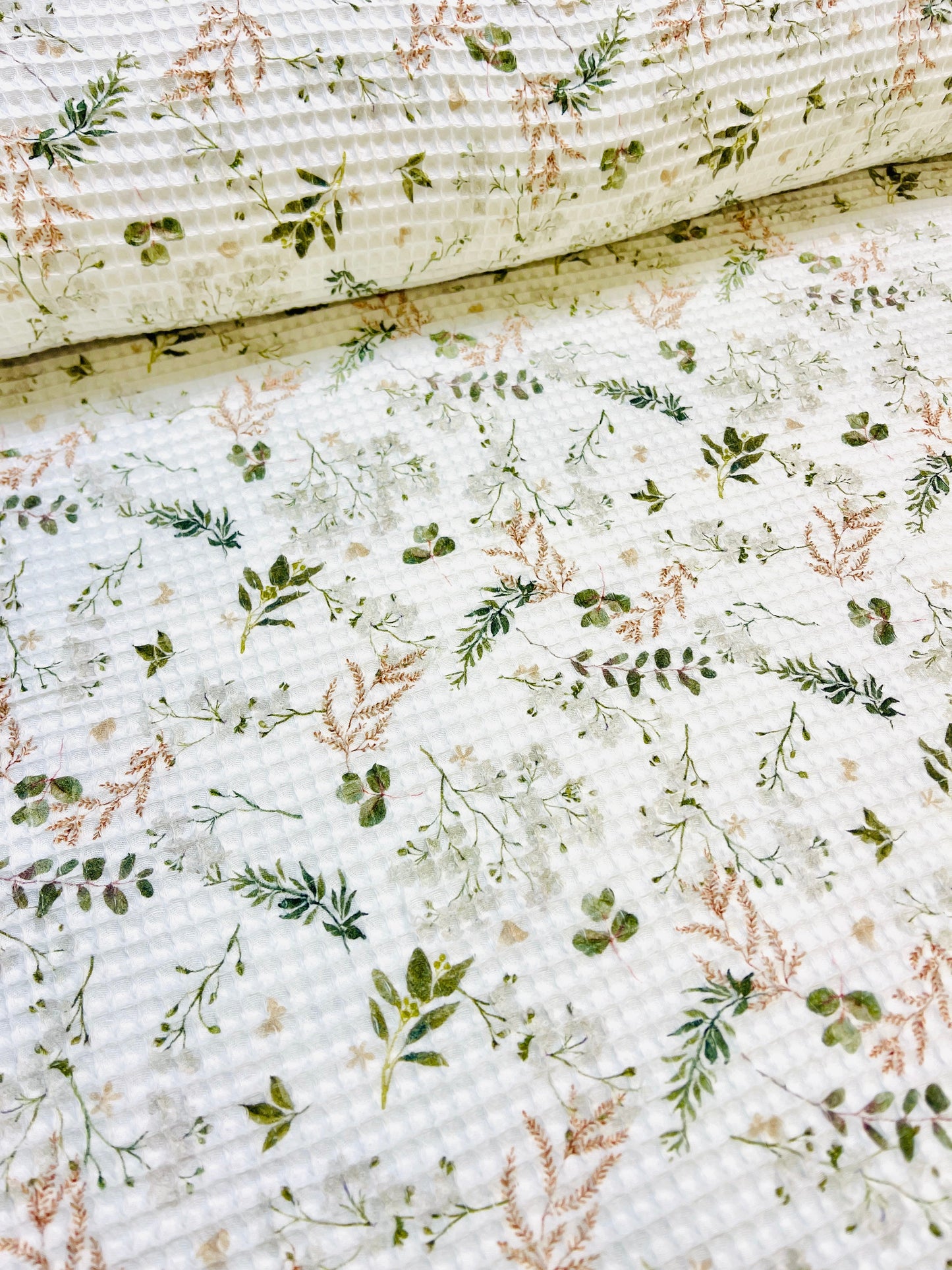 Attēls ar Vafeļaudums - lapiņas 230 g/m² – pieejams Šarlotes audumi