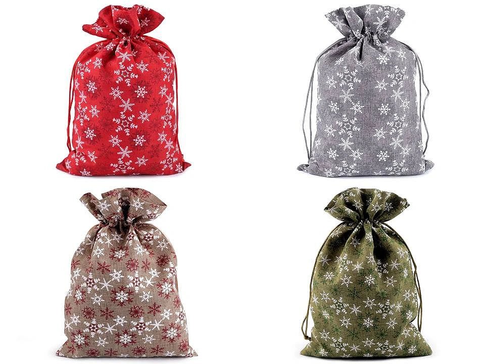 Bild eines Weihnachtsgeschenksacks mit Schneeflocken 20 × 30 cm – online erhältlich bei Šarlotes audumi