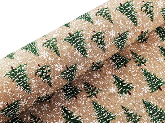Image d’un tissu décoratif de Noël avec sapins et neige – disponible en ligne Šarlotes audumi
