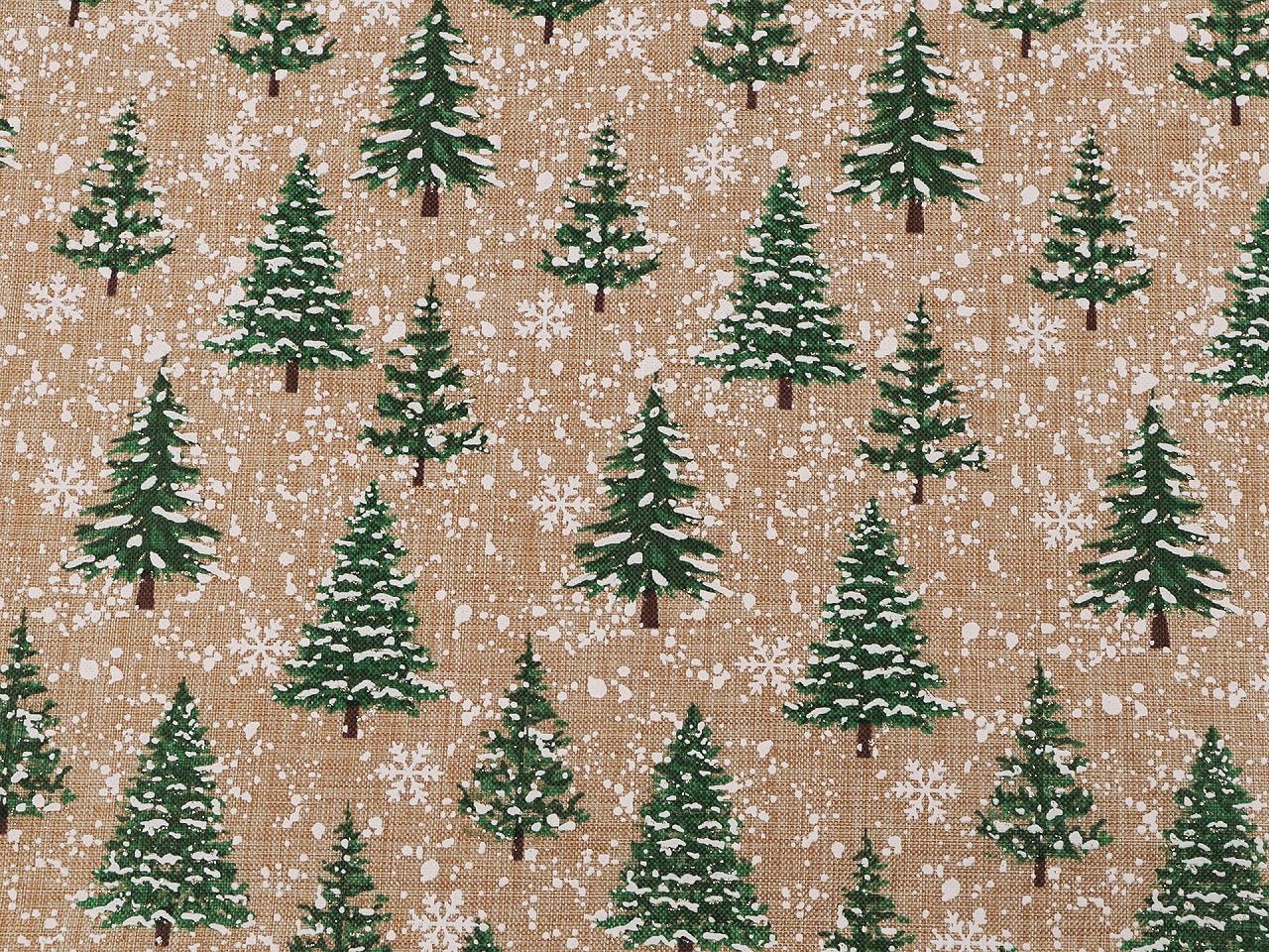 Bild eines weihnachtlichen Dekostoffs mit Tannen und Schnee – online erhältlich bei Šarlotes audumi