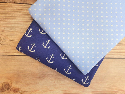 Tissu 100 % coton à pois blancs sur fond bleu (4 mm), 130 g/m²